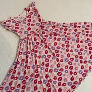 Posh Peanut | Lola Kiss Lips Flutter Sleeve Twirl Bamboo Dress Red/Pink (9Y)